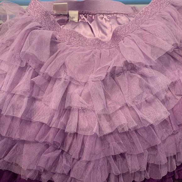 Girls gently used tutu style skirt - Picture 3 of 3